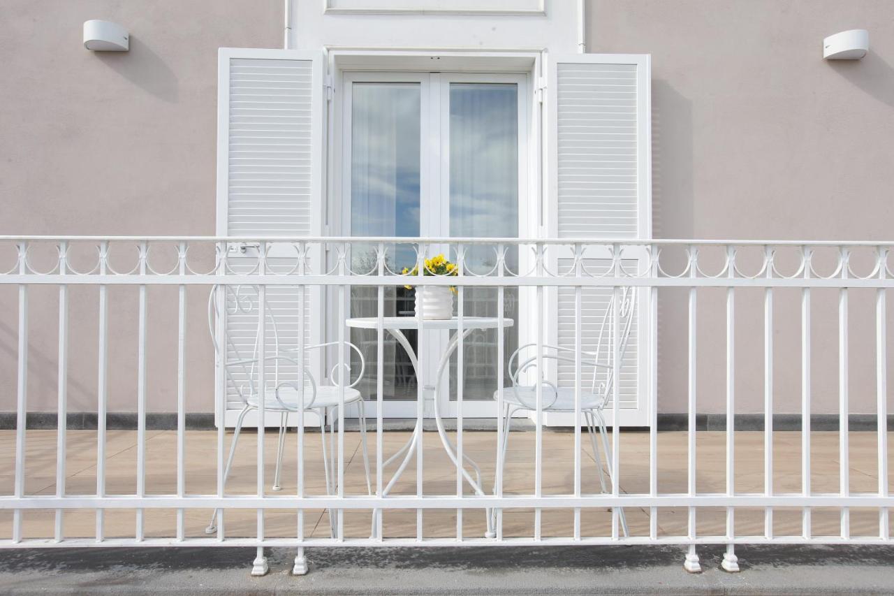 Pompei Bnb Maison De Charme Exterior photo